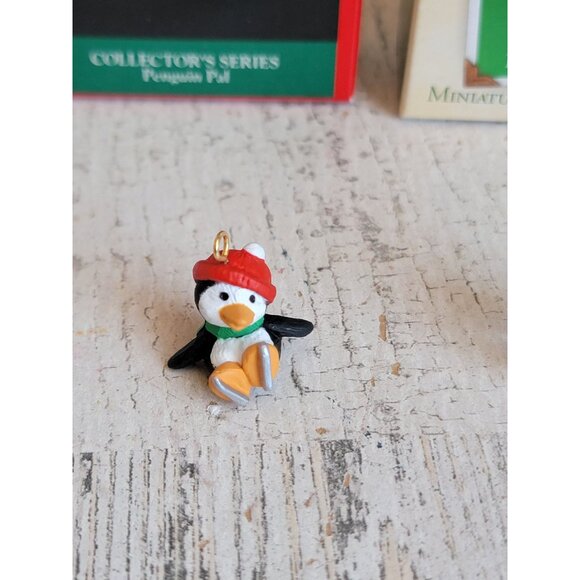 Hallmark miniature polar bear penguin ornament Xmas set - Picture 2 of 7